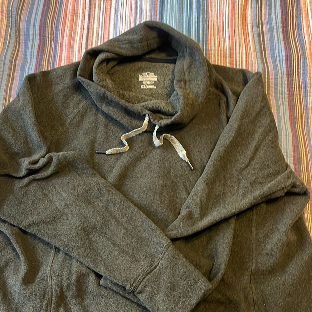 Noble Outfitters Tugfree fleece pullover with vowel neck size 2XL